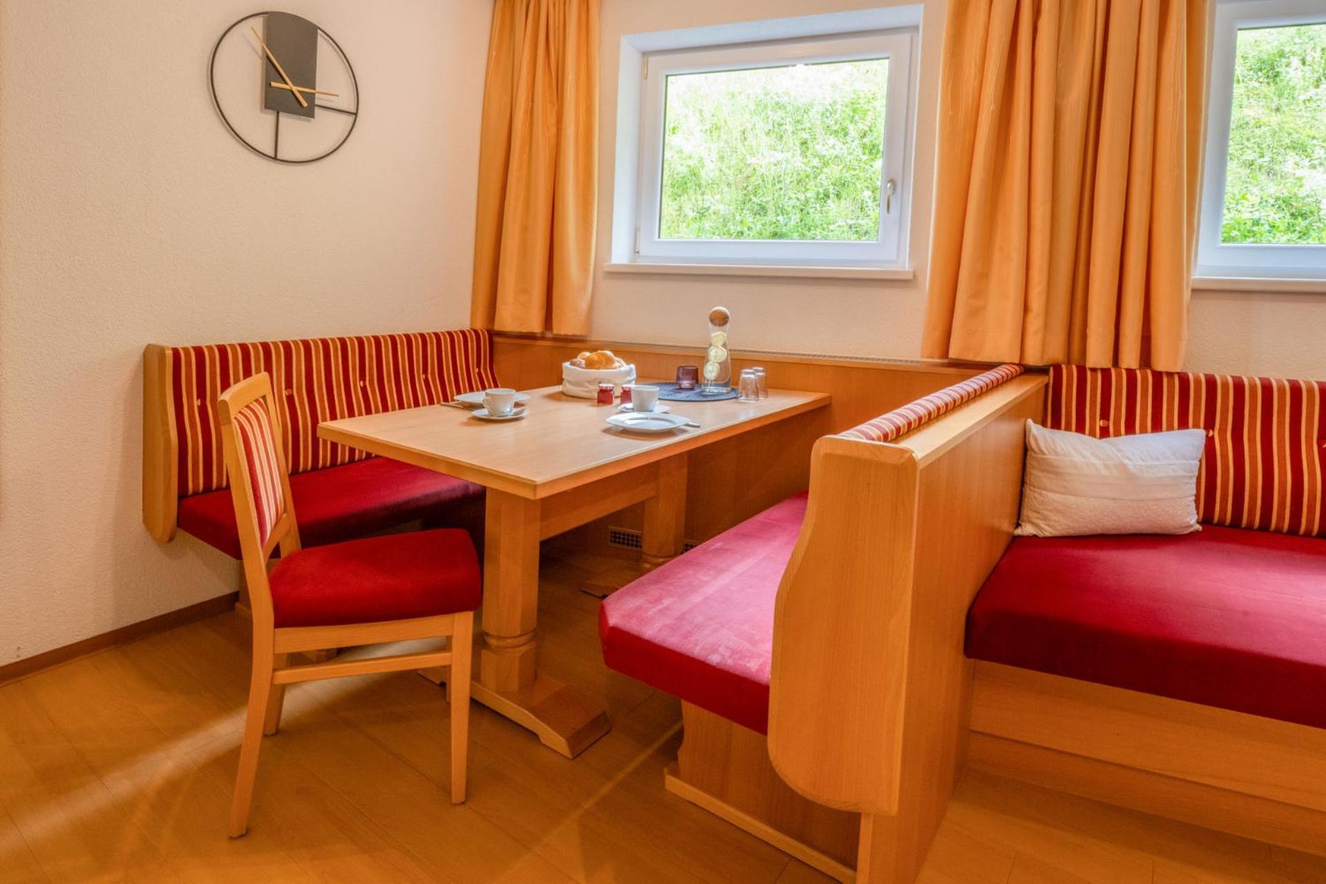 Haus Waldhof Hotel Ischgl Ngoại thất bức ảnh